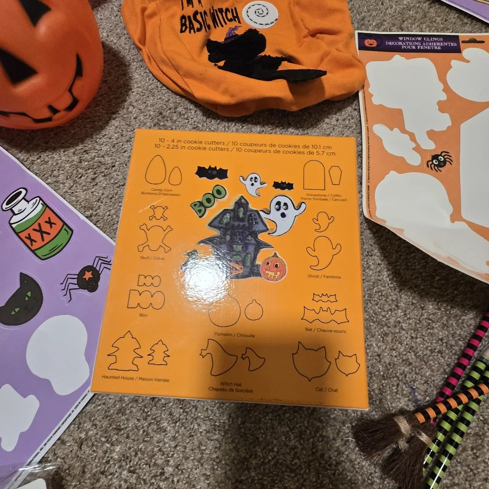 Halloween Supplies Set And Decor